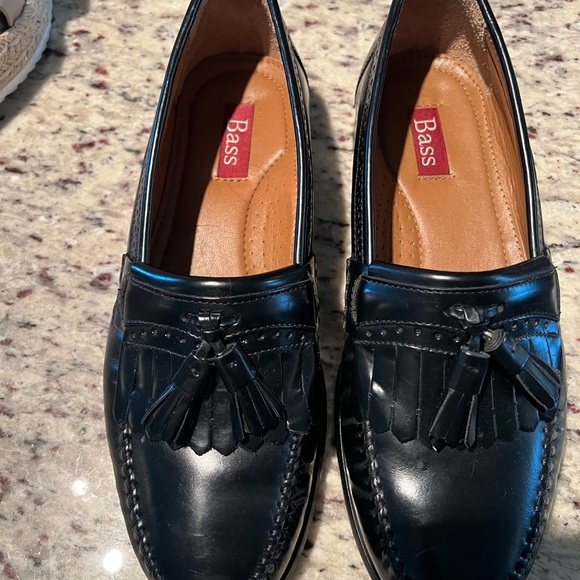 Bass Black Leather Loafers with Tassel - Like New! - Picture 2 of 2